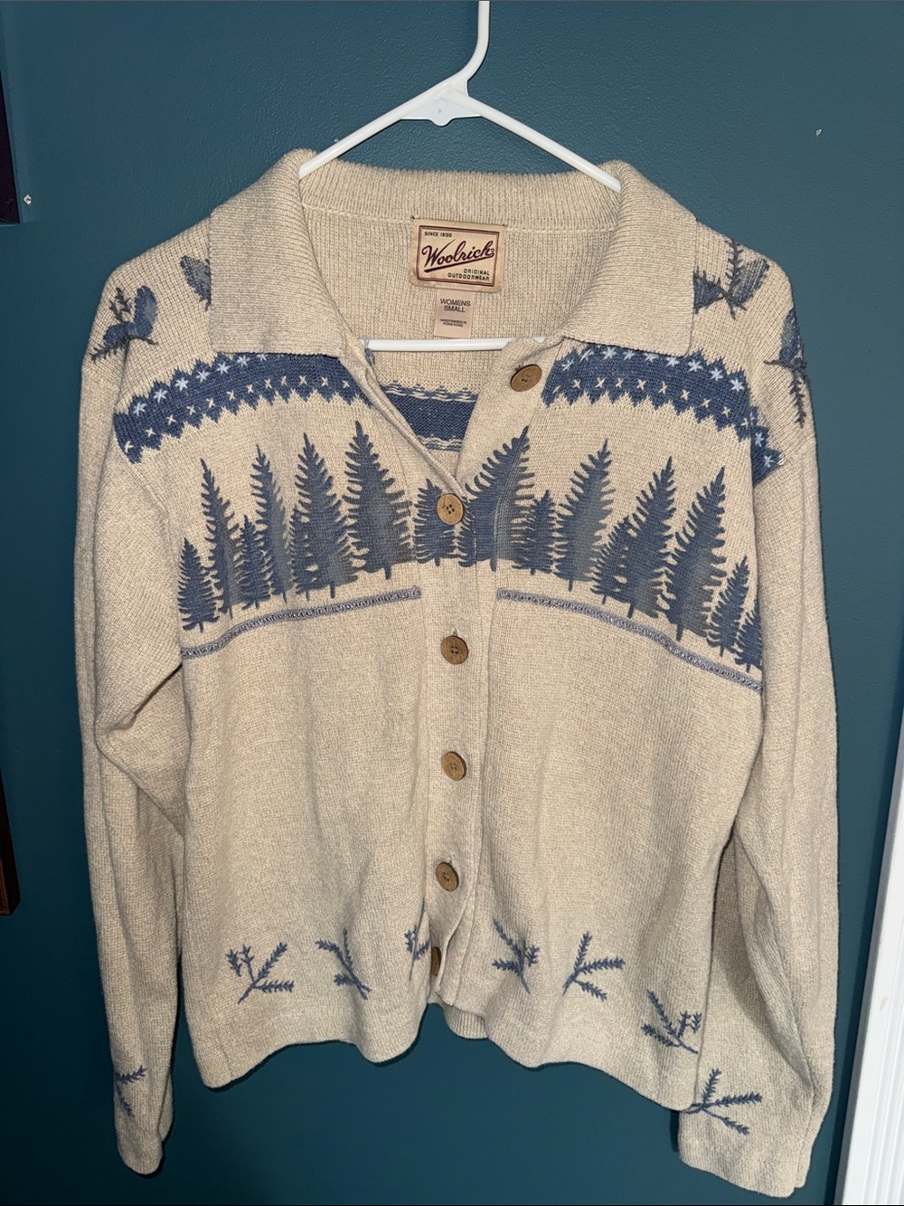 Vintage Woolrich Cream Cardigan with Blue Tree Motif and Wooden Buttons